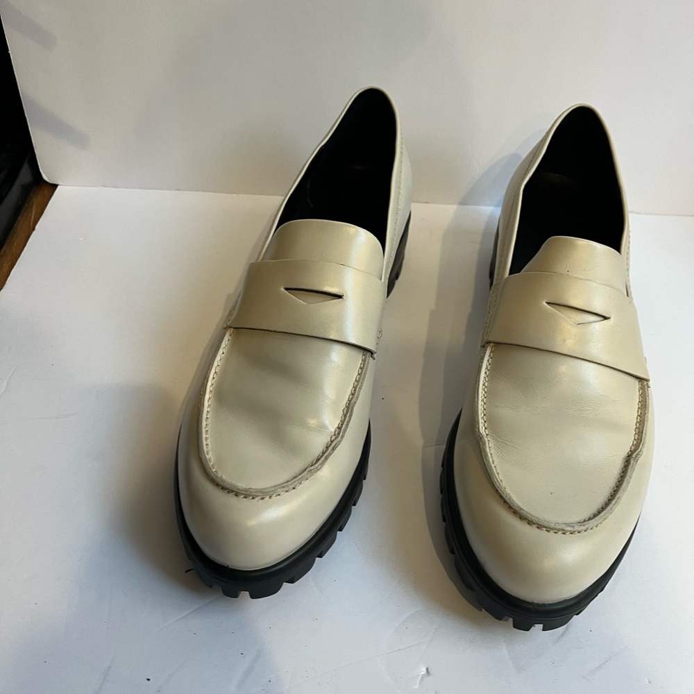 Ecco Women's Cream Loafers
